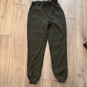 Women’s Lululemon Olive Green Jogger Pants size 4